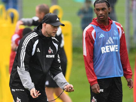 25.07.2026, xophax, Fussball 1.Bundesliga, 1.FC Koeln Trainingslager . Mannschaft in Kitzbühel .Training in Sankt Johann. Trainer Rene Wagner ( 1.FC Köln ) , links und Reigan Heskey , rechts Kitzbühel *** July 25, 2026, xophax, Soccer, Bundesliga 1, 1. FC Köln training camp; team in Kitzbühel; training in Sankt Johann; coach Rene Wagner (1. FC Köln), left, and Reigan Heskey, right; Kitzbühel