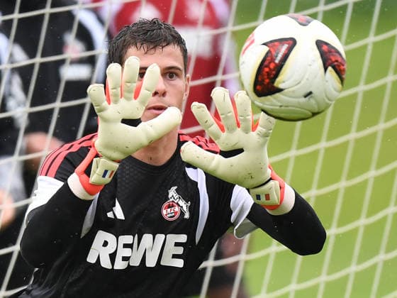 25.07.2026, xophax, Fussball 1.Bundesliga, 1.FC Koeln Trainingslager . Mannschaft in Kitzbühel .Training in Sankt Johann. Torwart Martin James ( 1.FC Köln ) Kitzbühel *** July 25, 2026, xophax, Soccer, Bundesliga 1, 1. FC Köln Training Camp, Team in Kitzbühel, Training in Sankt Johann, Goalie Martin James, 1. FC Köln, Kitzbühel