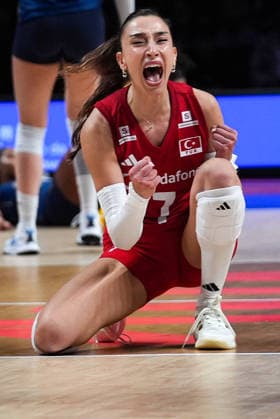 Turkiye v Brazil - 2026 FIVB Volleyball Nations League MACAO, CHINA - JULY 26: Hande Baladin of Turkiye celebrates after a point during the 2026 FIVB Volleyball Nations League (VNL) women s final match between Turkiye and Brazil at the East Asian Games Dome in Macao, China, on July 26, 2026. Dilara Irem Sancar Anadolu Macao China. Editorial use only. Please get in touch for any other usage.  Copyright: x2026xAnadoluxDilaraxIremxSancarx