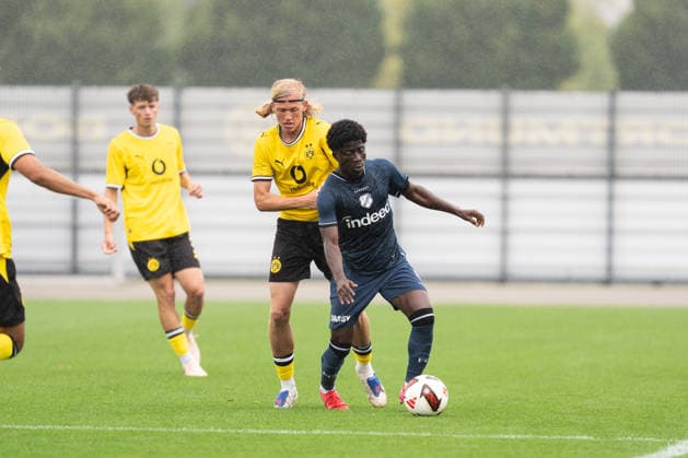 26.07.2026, GER Deutschland, Fussball, Saison 2026 2027, Testspiel zwischen Borussia Dortmund U23 vs Jong FC Utrecht Danylo Krevsun (BV Borussia Dortmund U23, 43) im Zweikampf Dortmund BVB-Trainingsgelände Hohenbuschei Nordrhein Westfalen Deutschland *** July 26, 2026, GER Germany, Soccer, 2026–2027 season, Friendly match between Borussia Dortmund U23 and Jong FC Utrecht; Danylo Krevsun, BV Borussia Dortmund U23, No. 43 in a tackle; Dortmund BVB Training Facility, Hohenbuschei, North Rhine-Westphalia, Germany Copyright: xnordphotoxGmbHx xSchulzex