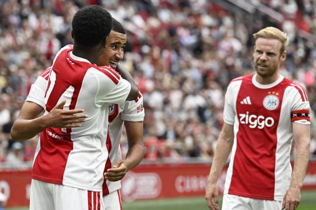 AMSTERDAM - Abdul Ouazane, Mohamed Abdalla, Davy Klaasen of Ajax after the 2-1 during the friendly match between AFC Ajax and Burnley FC at the Johan Cruijff ArenA on July 26, 2026 in Amsterdam, the Netherlands. OLAF KRAAK ANP Eredivisie 2026 27 xVIxANPxSportx xxANPxIVx 564336693 originalFilename: 564336693.jpg