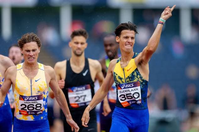 HENGELO - Juan Zijderlaan during the 1500-meter final, on the second and final day of the Dutch Indoor Athletics Championships at the Fanny Blankers-Koen Stadium. IRIS VAN DEN BROEK ANP xVIxANPxSportx xxANPxIVx 564337022 originalFilename: 564337022.jpg