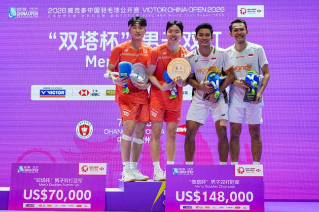 (260726) -- CHANGZHOU, July 26, 2026 -- Winner Fajar Alfian (1st R) Muhammad Shohibul Fikri (2nd R) and runner-up Kim Won Ho (1st L) Seo Seung Jae pose for a group photo during the victory ceremony after the men s doubles final match between Fajar Alfian Muhammad Shohibul Fikri of Indonesia and Kim Won Ho Seo Seung Jae of South Korea at the China Open 2026 badminton tournament in Changzhou, east China s Jiangsu Province, July 26, 2026. ) (SP)CHINA-CHANGZHOU-BADMINTON-CHINA OPEN-MEN S DOUBLES-FINAL (CN) SunxFei 