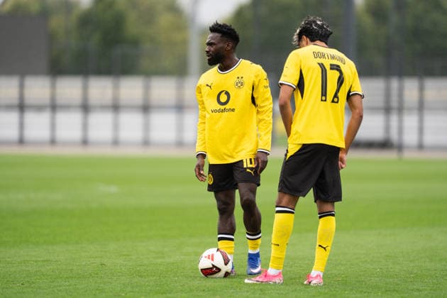26.07.2026, GER Deutschland, Fussball, Saison 2026 2027, Testspiel zwischen Borussia Dortmund U23 vs Jong FC Utrecht Joseph Boyamba (BV Borussia Dortmund U23, 10) und Fadi Zarqelain (BV Borussia Dortmund U23, 17) Dortmund BVB-Trainingsgelände Hohenbuschei Nordrhein Westfalen Deutschland *** July 26, 2026, GER Germany, Soccer, 2026–2027 Season, Friendly match between Borussia Dortmund U23 and Jong FC Utrecht: Joseph Boyamba (BV Borussia Dortmund U23, 10) and Fadi Zarqelain (BV Borussia Dortmund U23, 17) at the Dortmund BVB training facility in Hohenbuschei, North Rhine-Westphalia, Germany Copyright: xnordphotoxGmbHx xSchulzex