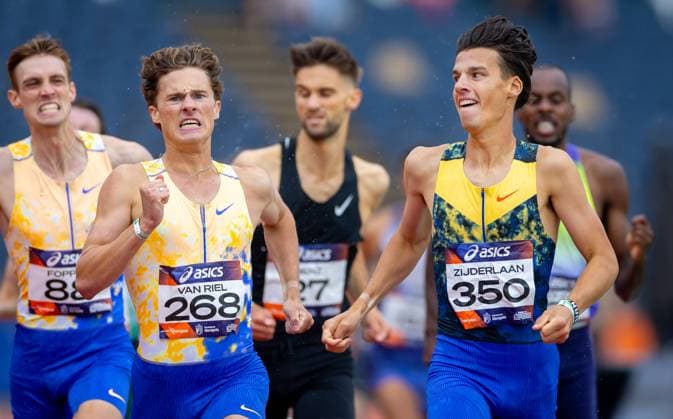 HENGELO - Juan Zijderlaan during the 1500-meter final, on the second and final day of the Dutch Indoor Athletics Championships at the Fanny Blankers-Koen Stadium. IRIS VAN DEN BROEK ANP xVIxANPxSportx xxANPxIVx 564337064 originalFilename: 564337064.jpg