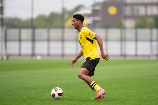 26.07.2026, GER Deutschland, Fussball, Saison 2026 2027, Testspiel zwischen Borussia Dortmund U23 vs Jong FC Utrecht Bennedikt Wüstenhagen Wuestenhagen (BV Borussia Dortmund U23, 9) Einzelaktion; Ganzkörper Ganzkoerper ; Ball am Fuss; Dortmund BVB-Trainingsgelände Hohenbuschei Nordrhein Westfalen Deutschland *** July 26, 2026, GER Germany, Soccer, 2026–2027 Season, Friendly match between Borussia Dortmund U23 and Jong FC Utrecht; Bennedikt Wüstenhagen (Wuestenhagen), BV Borussia Dortmund U23; 9 individual plays; full-body; ball at his feet; Dortmund BVB; Hohenbuschei training facility; North Rhine-Westphalia; Germany Copyright: xnordphotoxGmbHx xSchulzex