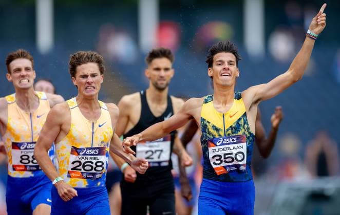 HENGELO - Juan Zijderlaan during the 1500-meter final, on the second and final day of the Dutch Indoor Athletics Championships at the Fanny Blankers-Koen Stadium. IRIS VAN DEN BROEK ANP xVIxANPxSportx xxANPxIVx 564337364 originalFilename: 564337364.jpg