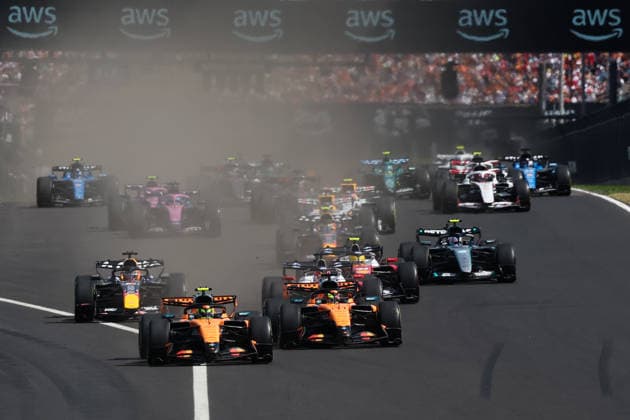 F1 Hungarian Grand Prix 2026 Lando Norris and Oscar Piastri of McLaren on the start of the Formula 1 Hungarian Grand Prix at Hungaroring in Budapest, Hungary on July 26, 2026. Budapest Hungary  Copyright: xJakubxPorzyckix originalFilename:porzycki-f1hungar260726_npU4F.jpg