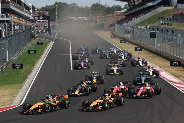 F1 Hungarian Grand Prix 2026 Lando Norris and Oscar Piastri of McLaren on the start of the Formula 1 Hungarian Grand Prix at Hungaroring in Budapest, Hungary on July 26, 2026. Budapest Hungary  Copyright: xJakubxPorzyckix originalFilename:porzycki-f1hungar260726_npcny.jpg