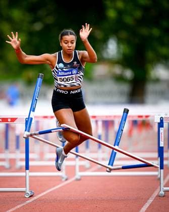 Sport Bilder des Tages Belgian Athletics Championships day 2 - 26 07 2026 LEUVEN, BELGIUM - JULY 26 : Illustrative picture showing a fall during the 100m hurdles during day 2 of the Allianz Belgian Athletics Championships on July 26, 2026 in Leuven, Belgium, 26 07 2026  Copyright: xTomasxSiskx