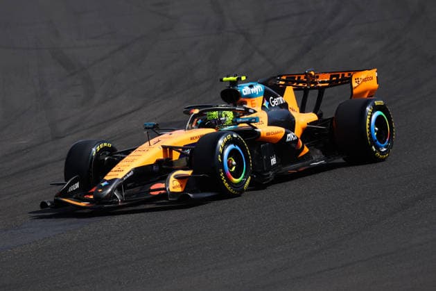 F1 Hungarian Grand Prix 2026 Lando Norris of McLaren is driving his car on the track during the start of Formula 1 Hungarian Grand Prix at the Hungaroring circuit in Mogyorod near Budapest on July 25th, 2026. Budapest Hungary  Copyright: xBeataxZawrzelx originalFilename:zawrzel-f1hungar260726_npjCV.jpg