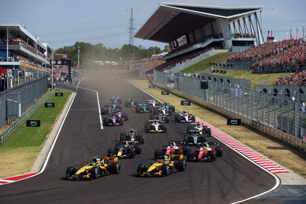 F1 - HUNGARIAN GRAND PRIX 2026 Start 81 PIASTRI Oscar (aus), McLaren F1 Team MCL40, action 01 NORRIS Lando (gbr), McLaren F1 Team MCL40, action 16 LECLERC Charles (mco), Scuderia Ferrari SF-26, action 44 HAMILTON Lewis (gbr), Scuderia Ferrari SF-26, action 03 VERSTAPPEN Max (nld), Red Bull Racing Ford RB22, action during the Formula 1 Hungarian Grand Prix 2026, 11th round of the 2026 Formula One World Championship, WM, Weltmeisterschaft from July 24 to 26, 2026 on the Hungaroring, in Mogyorod near Budapest, Hungary -  Copyright: xXavixBonillax