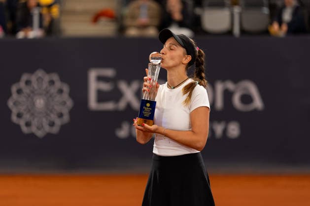 Tamara Korpatsch (GER) mit Pokal, Kuss, Pokalkuss, jubelt Jubel nach Sieg Spielende, GER, Anna Bondar vs Tamara Korpatsch, Tennis, MSC Hamburg Ladies Open WTA, Tennis Damen 250, Finale, 26.07.2026 GER, Anna Bondar vs Tamara Korpatsch, Tennis, MSC Hamburg Ladies Open WTA 250, Finale, 26.07.2026 Hamburg *** Tamara Korpatsch (GER) with the trophy, kiss, trophy kiss, celebrating after the match, GER, Anna Bondar vs. Tamara Korpatsch, tennis, MSC Hamburg Ladies Open WTA 250, Final, July 26, 2026, GER, Anna Bondar vs. Tamara Korpatsch, tennis, MSC Hamburg Ladies Open WTA 250, final, July 26, 2026, Hamburg Copyright: xEibner-Pressefoto MaxxVincenx EP_MVN