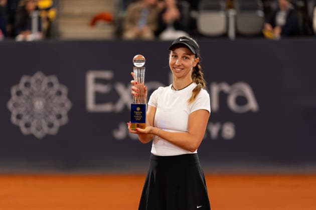 Sport Bilder des Tages Tamara Korpatsch (GER) mit Pokal, jubelt Jubel nach Sieg Spielende, GER, Anna Bondar vs Tamara Korpatsch, Tennis, MSC Hamburg Ladies Open WTA, Tennis Damen 250, Finale, 26.07.2026 GER, Anna Bondar vs Tamara Korpatsch, Tennis, MSC Hamburg Ladies Open WTA 250, Finale, 26.07.2026 Hamburg *** Tamara Korpatsch (GER) holding the trophy, celebrating after the match, GER, Anna Bondar vs. Tamara Korpatsch, Tennis, MSC Hamburg Ladies Open WTA 250, Final, July 26, 2026, GER, Anna Bondar vs. Tamara Korpatsch, tennis, MSC Hamburg Ladies Open WTA 250, final, July 26, 2026, Hamburg Copyright: xEibner-Pressefoto MaxxVincenx EP_MVN