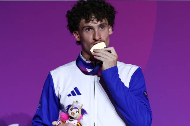 July 26, 2026, Glasgow, Scotland, Great Britain: REUBEN WARD of Scotland poses with his gold medal during the Medal Ceremony of the Artistic Gymnastics Men s All-Around of the Commonwealth Games Glasgow 2026 at the Tollcross International Swimming Centre in Glasgow, Scotland Commowealth Games 2026: Artistic Gymnastics  - ZUMAc179 20260726_zep_c179_023 Copyright: xMickaelxChavetx