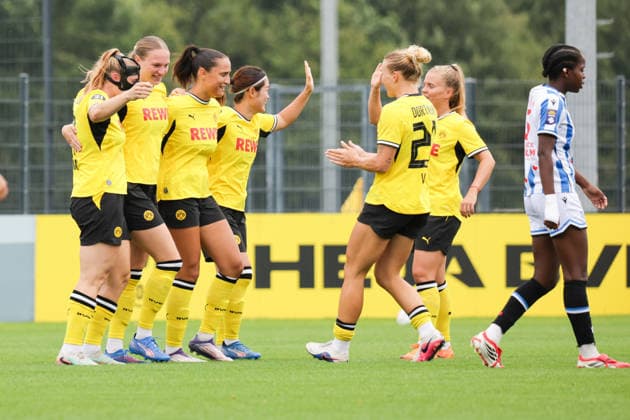 26.07.2026, xgrfx, Fussball Testspiel Frauen , Borussia Dortmund - SC Heerenveen v.l. Tor, Annika Enderle zum 1:0 (Borussia Dortmund) (DFL DFB REGULATIONS PROHIBIT ANY USE OF PHOTOGRAPHS as IMAGE SEQUENCES and or QUASI-VIDEO) Trainingsgelände Hohenbuschei *** July 26, 2026, xgrfx, Women s Soccer Friendly Match, Borussia Dortmund vs. SC Heerenveen (goal), Annika Enderle, 1–0 Borussia Dortmund. DFL and DFB regulations prohibit any use of photographs as image sequences and or quasi-video. Hohenbuschei Training Facility