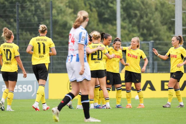 26.07.2026, xgrfx, Fussball Testspiel Frauen , Borussia Dortmund - SC Heerenveen v.l. Tor, Annika Enderle zum 1:0 (Borussia Dortmund) (DFL DFB REGULATIONS PROHIBIT ANY USE OF PHOTOGRAPHS as IMAGE SEQUENCES and or QUASI-VIDEO) Trainingsgelände Hohenbuschei *** July 26, 2026, xgrfx, Women s Soccer Friendly Match, Borussia Dortmund vs. SC Heerenveen (goal), Annika Enderle, 1–0 Borussia Dortmund. DFL and DFB regulations prohibit any use of photographs as image sequences and or quasi-video. Hohenbuschei Training Facility