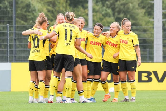 26.07.2026, xgrfx, Fussball Testspiel Frauen , Borussia Dortmund - SC Heerenveen v.l. Tor, Annika Enderle zum 1:0 (Borussia Dortmund) (DFL DFB REGULATIONS PROHIBIT ANY USE OF PHOTOGRAPHS as IMAGE SEQUENCES and or QUASI-VIDEO) Trainingsgelände Hohenbuschei *** July 26, 2026, xgrfx, Women s Soccer Friendly Match, Borussia Dortmund vs. SC Heerenveen (goal), Annika Enderle, 1–0 Borussia Dortmund. DFL and DFB regulations prohibit any use of photographs as image sequences and or quasi-video. Hohenbuschei Training Facility