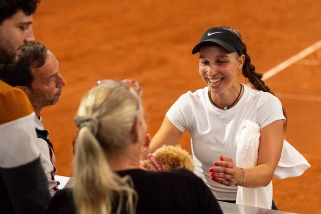 Tamara Korpatsch (GER) jubelt Jubel nach Sieg Spielende mit der Familie, Hund Stella, GER, Anna Bondar vs Tamara Korpatsch, Tennis, MSC Hamburg Ladies Open WTA, Tennis Damen 250, Finale, 26.07.2026 GER, Anna Bondar vs Tamara Korpatsch, Tennis, MSC Hamburg Ladies Open WTA 250, Finale, 26.07.2026 Hamburg *** Tamara Korpatsch (GER) celebrates with her family and her dog Stella after winning the match; Anna Bondar vs. Tamara Korpatsch, Tennis, MSC Hamburg Ladies Open WTA 250, Final, July 26, 2026, GER, Anna Bondar vs. Tamara Korpatsch, tennis, MSC Hamburg Ladies Open WTA 250, final, July 26, 2026, Hamburg Copyright: xEibner-Pressefoto MaxxVincenx EP_MVN
