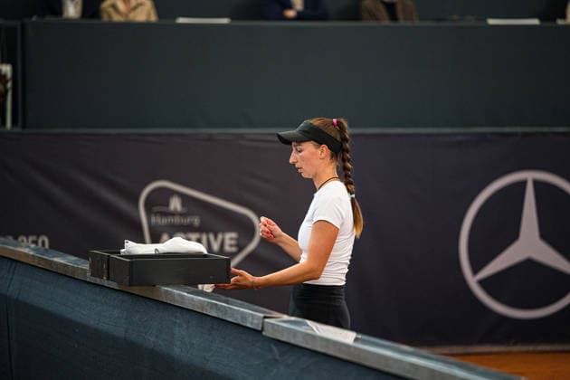 Tennis I Damen I Saison 2026 I MSC Hamburg Ladies Open WTA250 I 26.07.2026 Tamara Korpatsch (DEU) steht am Feldrand im Finalspiel *** Tennis I Women I 2026 Season I MSC Hamburg Ladies Open WTA250 I July 26, 2026 Tamara Korpatsch (GER) stands on the sidelines during the final match Copyright: xLobeca Björn-OlexKehmx