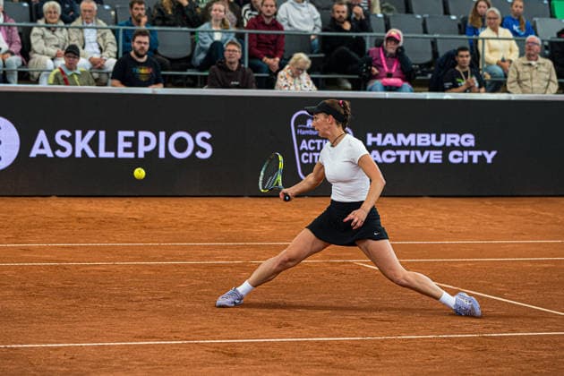 Tennis I Damen I Saison 2026 I MSC Hamburg Ladies Open WTA250 I 26.07.2026 Tamara Korpatsch (DEU) rutscht auf dem Feld und schlägt den Ball im Finalspiel *** Tennis I Women I 2026 Season I MSC Hamburg Ladies Open WTA250 I July 26, 2026 Tamara Korpatsch (GER) slides across the court and hits the ball in the final match Copyright: xLobeca Björn-OlexKehmx