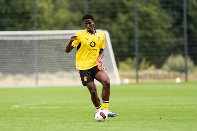 26.07.2026, GER Deutschland, Fussball, Saison 2026 2027, Testspiel zwischen Borussia Dortmund U23 vs Jong FC Utrecht Ismael Mansaray (BV Borussia Dortmund U23, 28) Einzelaktion; Ganzkörper Ganzkoerper ; Ball am Fuss; Dortmund BVB-Trainingsgelände Hohenbuschei Nordrhein Westfalen Deutschland *** July 26, 2026, GER Germany, Soccer, 2026–2027 season, Friendly match between Borussia Dortmund U23 and Jong FC Utrecht, Ismael Mansaray, BV Borussia Dortmund U23, 28 individual play, full-body, ball at his feet, Dortmund BVB training facility, Hohenbuschei, North Rhine-Westphalia, Germany Copyright: xnordphotoxGmbHx xSchulzex