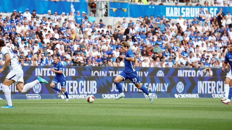 26.07.2026, xrekx, Fussball Testspiel, Karlsruher SC - Inter Mailand v.l. Shio Fukuda (Karlsruher SC) (DFL DFB REGULATIONS PROHIBIT ANY USE OF PHOTOGRAPHS as IMAGE SEQUENCES and or QUASI-VIDEO) Karlsruhe *** July 26, 2026, xrekx, Soccer Friendly Match, Karlsruher SC vs. Inter Milan, Shio Fukuda, Karlsruher SC, DFL, DFB. REGULATIONS PROHIBIT ANY USE OF PHOTOGRAPHS AS IMAGE SEQUENCES AND OR QUASI-VIDEO. Karlsruhe