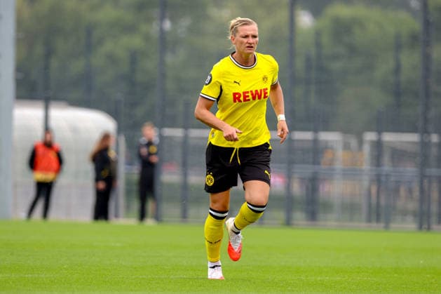 Dortmund, Deutschland: 26.07.2026 - Testspiel - BVB Frauen vs. SC Heerenveen Frauen Im Bild: Alexandra Popp (BVB) *** Dortmund, Germany, July 26, 2026: Friendly match between BVB Women and SC Heerenveen Women. Pictured: Alexandra Popp (BVB) Copyright: HMBxMedia MadeleinexFantini