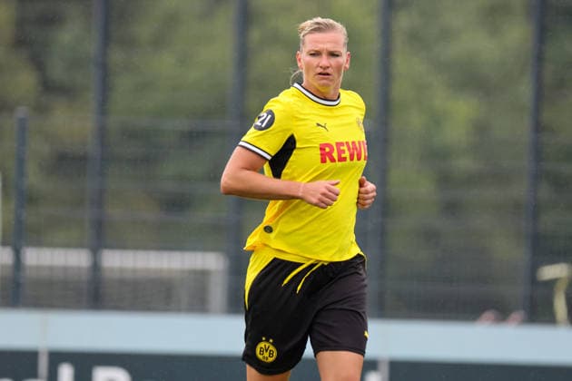 Dortmund, Deutschland: 26.07.2026 - Testspiel - BVB Frauen vs. SC Heerenveen Frauen Im Bild: Alexandra Popp (BVB) *** Dortmund, Germany, July 26, 2026: Friendly match between BVB Women and SC Heerenveen Women. Pictured: Alexandra Popp (BVB) Copyright: HMBxMedia MadeleinexFantini