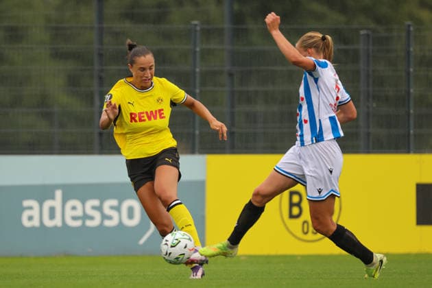 Dortmund, Deutschland: 26.07.2026 - Testspiel - BVB Frauen vs. SC Heerenveen Frauen Im Bild: v.li. Jenske Steenwijk (BVB) *** Dortmund, Germany, July 26, 2026: Friendly match: BVB Women vs. SC Heerenveen Women. Pictured, from left: Jenske Steenwijk, BVB Copyright: HMBxMedia MadeleinexFantini