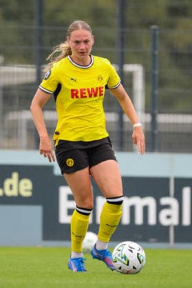 Dortmund, Deutschland: 26.07.2026 - Testspiel - BVB Frauen vs. SC Heerenveen Frauen Im Bild: Annika Enderle (BVB) *** Dortmund, Germany, July 26, 2026: Friendly match between BVB Women and SC Heerenveen Women. Pictured: Annika Enderle, BVB Copyright: HMBxMedia MadeleinexFantini