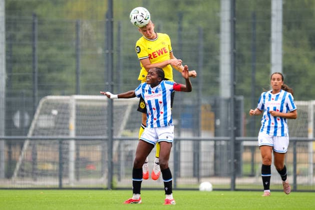 Dortmund, Deutschland: 26.07.2026 - Testspiel - BVB Frauen vs. SC Heerenveen Frauen Im Bild: v.li. Alexander Popp (BVB) und Ana Nassette (SC Heerenveen) im Kopfballduell *** Dortmund, Germany, July 26, 2026: Friendly match between BVB Women and SC Heerenveen Women. Pictured, from left: Alexander Popp (BVB) and Ana Nassette (SC Heerenveen) in a header duel. Copyright: HMBxMedia MadeleinexFantini
