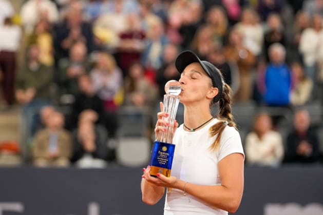MSC Hamburg Ladies Open - Day 7 Fifth seed Tamara Korpatsch of Germany poses with the winners trophy during the presentation ceremony at the conclusion of the 2026 MSC Hamburg Ladies Open Women s tennis tournament at Am Rothenbaum in Hamburg, Germany. Hamburg Hamburg Germany  Copyright: xOwenxHammondx originalFilename:hammond-2026msch260726_npuZ6.jpg