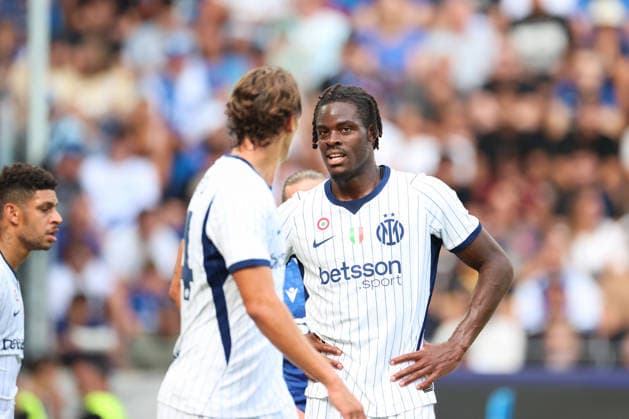 Wirkt nicht zufrieden Yann Aurel Ludger Bisseck (Inter Mailand, 31), GER, Karlsruher SC vs. Inter Mailand, Fussball, Testspiel, 2026 2027, 26.07.2026, DFL REGULATIONS PROHIBIT ANY USE OF PHOTOGRAPHS AS IMAGE SEQUENCES AND OR QUASI-VIDEO, GER, Karlsruher SC vs. Inter Mailand, Fussball, Testspiel, 2026 2027, 26.07.2026 Karlsruhe *** Yann Aurel Ludger Bisseck does not look satisfied. Inter Milan, 31, GER, Karlsruher SC vs. Inter Milan, soccer, friendly match, 2026–2027, July 26, 2026, DFL regulations prohibit any use of photographs as image sequences and or quasi-video, GER, Karlsruher SC vs. Inter Milan, soccer, friendly match, 2026–2027, July 26, 2026, Karlsruhe Copyright: xEibner-Pressefoto JanxPrihodax EP_JPA