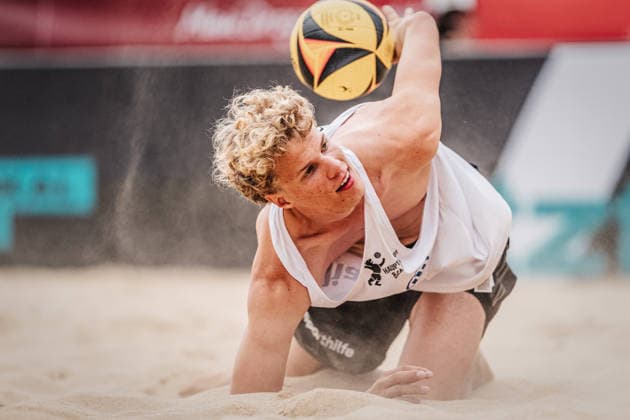 Beachvolleyball Männer Allianz German Beach Club Finals Die Finals 2026 Hannover Finale Eintracht Spontent (Düsseldorf) vs. Hauptstadt Beacher (Berlin) 26.07.2026 Tamo Wüst Hannover Opernplatz Niedersachsen Deutschland *** Men s Beach Volleyball Allianz German Beach Club Finals The 2026 Finals in Hanover: Eintracht Spontent Düsseldorf vs. Hauptstadt Beacher Berlin, July 26, 2026, Tamo Wüst, Opernplatz, Hanover, Lower Saxony, Germany