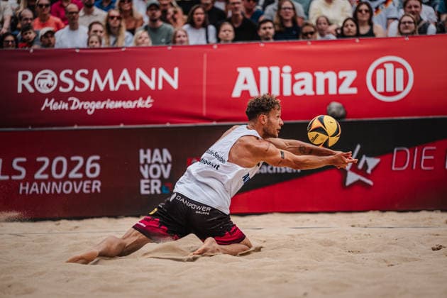 Beachvolleyball Männer Allianz German Beach Club Finals Die Finals 2026 Hannover Finale Eintracht Spontent (Düsseldorf) vs. Hauptstadt Beacher (Berlin) 26.07.2026 Eric Stadie-Seeber Hannover Opernplatz Niedersachsen Deutschland *** Men s Beach Volleyball Allianz German Beach Club Finals The 2026 Finals in Hanover: Eintracht Spontent Düsseldorf vs. Hauptstadt Beacher Berlin, July 26, 2026, Eric Stadie Seeber, Opernplatz, Hanover, Lower Saxony, Germany