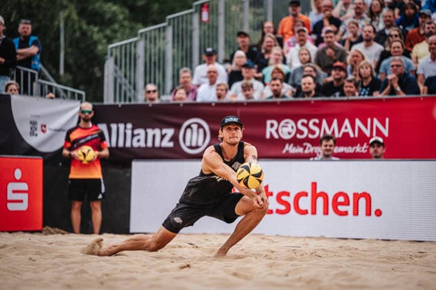 Beachvolleyball Männer Allianz German Beach Club Finals Die Finals 2026 Hannover Finale Eintracht Spontent (Düsseldorf) vs. Hauptstadt Beacher (Berlin) 26.07.2026 Paul Henning Hannover Opernplatz Niedersachsen Deutschland *** Men s Beach Volleyball Allianz German Beach Club Finals: The 2026 Finals in Hanover—Final Match: Eintracht Spontent Düsseldorf vs. Hauptstadt Beacher Berlin, July 26, 2026, Paul Henning, Opernplatz, Hanover, Lower Saxony, Germany