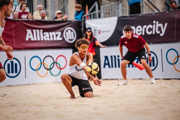 Beachvolleyball Männer Allianz German Beach Club Finals Die Finals 2026 Hannover Finale Eintracht Spontent (Düsseldorf) vs. Hauptstadt Beacher (Berlin) 26.07.2026 Filo Wüst Annahme Hannover Opernplatz Niedersachsen Deutschland *** Men s Beach Volleyball Allianz German Beach Club Finals: The 2026 Finals in Hanover—Final Match: Eintracht Spontent Düsseldorf vs. Hauptstadt Beacher Berlin, July 26, 2026, Filo Wüst, Hanover Opernplatz, Lower Saxony, Germany