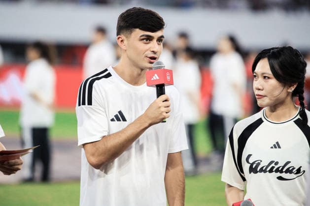 SUZHOU, CHINA - JULY 26: Spanish national team, Nationalteam player Pedri Gonzalez attends the final of the National Youth Campus Football High School League and greets fans on July 26, 2026 in Suzhou, Jiangsu Province of China.  Copyright: xVCGx 111656521363