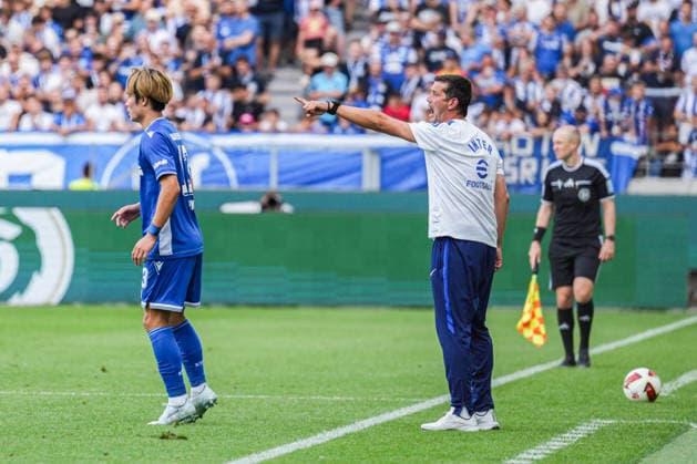 Freundschaftsspiel: Karlsruher SC vs FC Internazionale Milano, 26.07.2026 Cristian Chivu (FC Internaziolane Milano, Trainer) der Anweisungen gibt Freundschaftsspiel: Karlsruher SC vs FC Internazionale Milano, BBBank Wildpark Karlsruhe, 26.07.2026 DFB DFL REGULATIONS PROHIBIT ANY USE OF PHOTOGRAPHS AS IMAGE SEQUENCES AND OR QUASI-VIDEO. *** Friendly Match: Karlsruher SC vs. FC Internazionale Milano, July 26, 2026. Cristian Chivu of FC Internazionale Milano gives instructions during the friendly match between Karlsruher SC and FC Internazionale Milano, BBBank Wildpark Karlsruhe, July 26, 2026. DFB and DFL regulations prohibit any use of photographs as image sequences and or quasi-video. Copyright: xBEAUTIFULxSPORTS Boscox