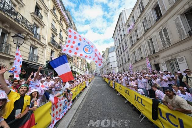 Fans at Montmartre pictured before stage 21 of the 2026 Tour de France cycling race, a stage of 130km from Thoiry to Paris Champs-Elysees , on Sunday 26 July 2026. The 113th edition of the Tour de France starts on Saturday 4 July in Barcelona, Spain, and will finish in Paris, France on the 26th of July. DAVIDxPINTENS  x182094310x