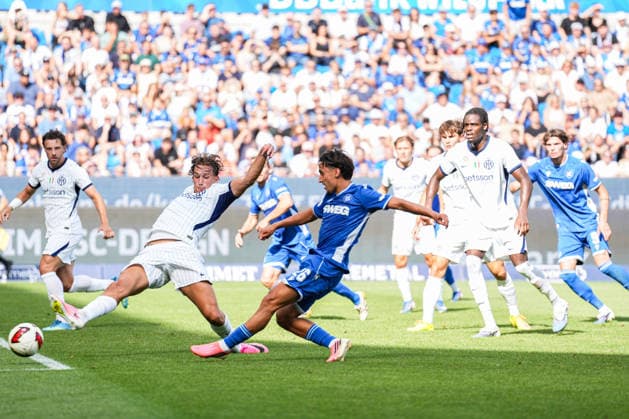 Freundschaftsspiel: Karlsruher SC vs FC Internazionale Milano, 26.07.2026 Danyal Zor (Karlsruher SC, 26) mit einem Torschuss Freundschaftsspiel: Karlsruher SC vs FC Internazionale Milano, BBBank Wildpark Karlsruhe, 26.07.2026 DFB DFL REGULATIONS PROHIBIT ANY USE OF PHOTOGRAPHS AS IMAGE SEQUENCES AND OR QUASI-VIDEO. *** Friendly match: Karlsruher SC vs. FC Internazionale Milano, July 26, 2026. Danyal Zor (Karlsruher SC, 26) takes a shot on goal. Friendly match: Karlsruher SC vs. FC Internazionale Milano, BBBank Wildpark Karlsruhe, July 26, 2026 DFB and DFL regulations prohibit any use of photographs as image sequences and or quasi-video Copyright: xBEAUTIFULxSPORTS Boscox