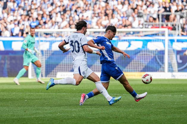 Freundschaftsspiel: Karlsruher SC vs FC Internazionale Milano, 26.07.2026 Zweikampf zwischen Carlos Augusto (FC Internaziolane Milano, 30) und Kevin Wiethaup (Karlsruher SC, 7) Freundschaftsspiel: Karlsruher SC vs FC Internazionale Milano, BBBank Wildpark Karlsruhe, 26.07.2026 DFB DFL REGULATIONS PROHIBIT ANY USE OF PHOTOGRAPHS AS IMAGE SEQUENCES AND OR QUASI-VIDEO. *** Friendly Match: Karlsruher SC vs. FC Internazionale Milano, July 26, 2026. A tackle between Carlos Augusto (FC Internazionale Milano, No. 30) and Kevin Wiethaup (Karlsruher SC, No. 7). Friendly Match: Karlsruher SC vs. FC Internazionale Milano, BBBank Wildpark Karlsruhe, July 26, 2026 DFB and DFL regulations prohibit any use of photographs as image sequences and or quasi-video Copyright: xBEAUTIFULxSPORTS Boscox