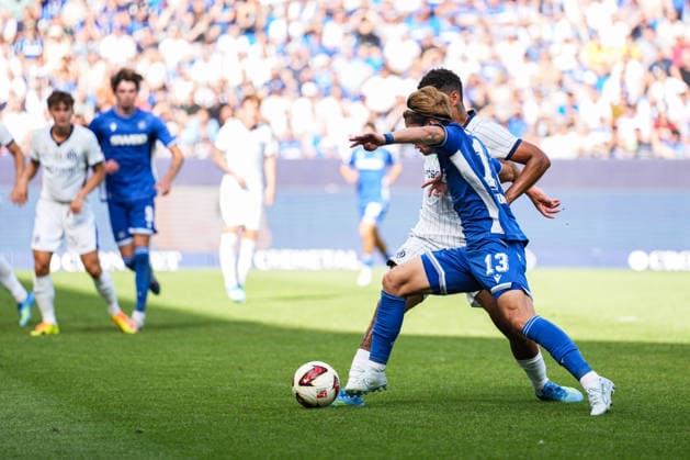 Freundschaftsspiel: Karlsruher SC vs FC Internazionale Milano, 26.07.2026 Zweikampf zwischen Luis Henrique (FC Internaziolane Milano, 11) und Shio Fukuda (Karlsruher SC, 13) Freundschaftsspiel: Karlsruher SC vs FC Internazionale Milano, BBBank Wildpark Karlsruhe, 26.07.2026 DFB DFL REGULATIONS PROHIBIT ANY USE OF PHOTOGRAPHS AS IMAGE SEQUENCES AND OR QUASI-VIDEO. *** Friendly Match: Karlsruher SC vs. FC Internazionale Milano, July 26, 2026. A tackle between Luis Henrique (FC Internazionale Milano, No. 11) and Shio Fukuda (Karlsruher SC, No. 13). Friendly Match: Karlsruher SC vs. FC Internazionale Milano, BBBank Wildpark Karlsruhe, July 26, 2026 DFB and DFL regulations prohibit any use of photographs as image sequences and or quasi-video Copyright: xBEAUTIFULxSPORTS Boscox