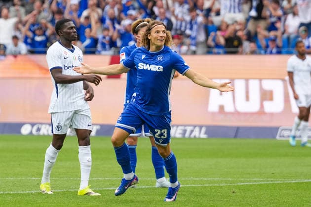 26.07.2026, xydrx, Fußball, Testspiel, Saisoneröffnung, Karlsruher SC - Inter Mailand, Saison 2026 2027, BBBank Wildpark: Torjubel nach dem Tor zum 1:0 für den Karlsruher SC durch Torschütze Tim Civeja (Karlsruher SC, 23) DFB regulations prohibit any use of photographs as image sequences and or quasi-video. *** July 26, 2026, xydrx, soccer, exhibition match, season opener, Karlsruher SC vs. Inter Milan, 2026–2027 season, BBBank Wildpark: Celebrations after Karlsruher SC’s 1–0 goal scored by Tim Civeja, Karlsruher SC, 23. DFB regulations prohibit any use of photographs as image sequences and or quasi-video. Copyright: HMBxMedia YannisxDreimann