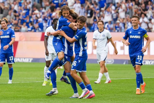 26.07.2026, xydrx, Fußball, Testspiel, Saisoneröffnung, Karlsruher SC - Inter Mailand, Saison 2026 2027, BBBank Wildpark: Torjubel nach dem Tor zum 1:0 für den Karlsruher SC durch Torschütze Tim Civeja (Karlsruher SC, 23) zusammen mit Moritz Broschinski (Karlsruher SC, 9) und Rafael Pinto Pedrosa (Karlsruher SC, 36) Marvin Wanitzek (Karlsruher SC, 10) DFB regulations prohibit any use of photographs as image sequences and or quasi-video. *** July 26, 2026, xydrx, soccer, exhibition match, season opener, Karlsruher SC vs. Inter Milan, 2026–2027 season, BBBank Wildpark: Celebration after Karlsruher SC’s 1–0 goal scored by Tim Civeja (Karlsruher SC, 23), along with Moritz Broschinski (Karlsruher SC, 9) and Rafael Pinto Pedrosa (Karlsruher SC), 36 Marvin Wanitzek (Karlsruher SC, 10). DFB regulations prohibit any use of photographs as image sequences and or quasi-video. Copyright: HMBxMedia YannisxDreimann