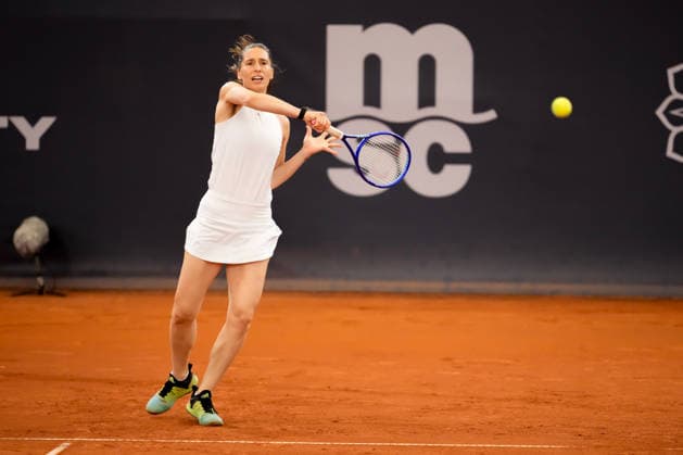 MSC Hamburg Ladies Open - Day 7 Andrea Petkovic of Germany plays during an exhibition match against Martina Hingis of Switzerland at the 2026 MSC Hamburg Ladies Open women s tennis tournament at Am Rothenbaum in Hamburg, Germany. Hamburg Hamburg Germany  Copyright: xOwenxHammondx originalFilename:hammond-2026msch260726_npFKQ.jpg