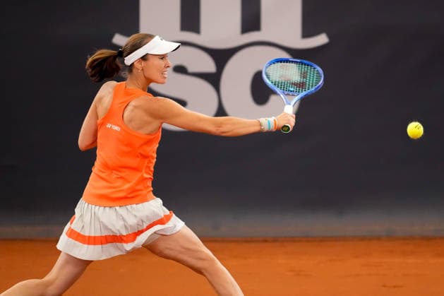 MSC Hamburg Ladies Open - Day 7 Martina Hingis of Switzerland plays during an exhibition match against Andrea Petkovic of Germany at the 2026 MSC Hamburg Ladies Open Women s tennis tournament at Am Rothenbaum in Hamburg, Germany. Hamburg Hamburg Germany  Copyright: xOwenxHammondx originalFilename:hammond-2026msch260726_npPZZ.jpg