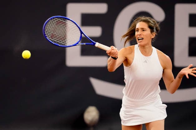 MSC Hamburg Ladies Open - Day 7 Andrea Petkovic of Germany plays during an exhibition match against Martina Hingis of Switzerland at the 2026 MSC Hamburg Ladies Open women s tennis tournament at Am Rothenbaum in Hamburg, Germany. Hamburg Hamburg Germany  Copyright: xOwenxHammondx originalFilename:hammond-2026msch260726_npzoO.jpg