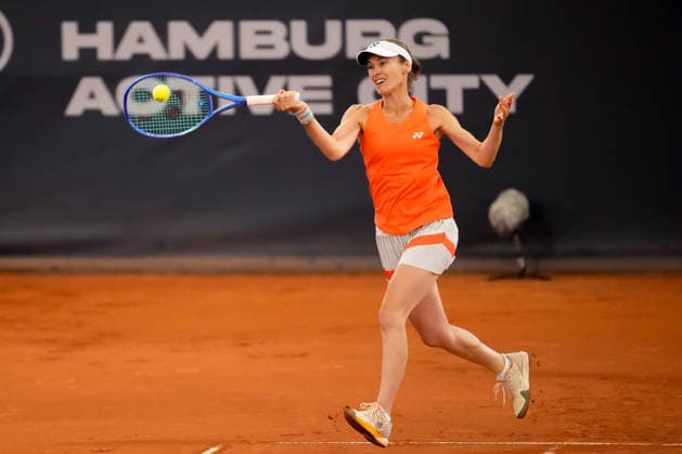 MSC Hamburg Ladies Open - Day 7 Martina Hingis of Switzerland plays during an exhibition match against Andrea Petkovic of Germany at the 2026 MSC Hamburg Ladies Open Women s tennis tournament at Am Rothenbaum in Hamburg, Germany. Hamburg Hamburg Germany  Copyright: xOwenxHammondx originalFilename:hammond-2026msch260726_npZ6F.jpg